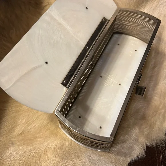 MW Vintage Lucite And Metal Handbag - Picture 4 of 9